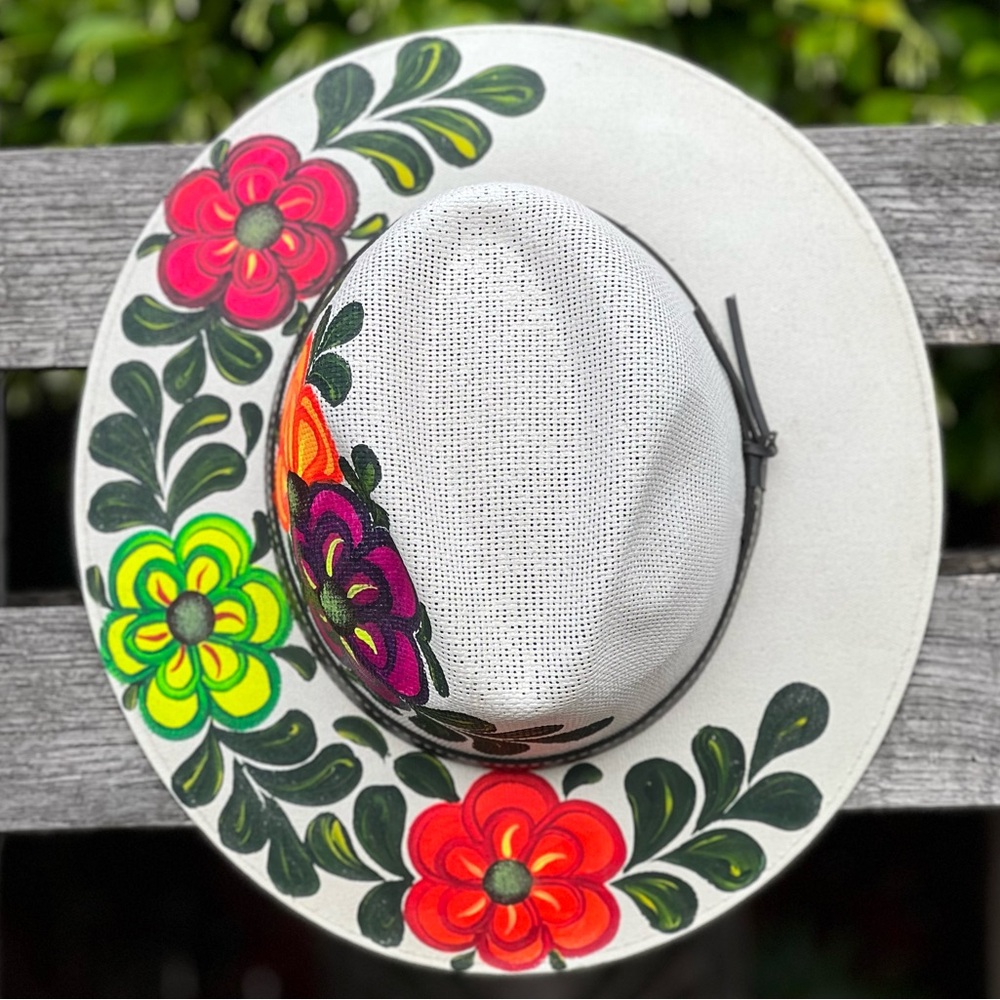 🆕Hand-Painted Artisan Panama Hat Made in Mexico – Floral Design